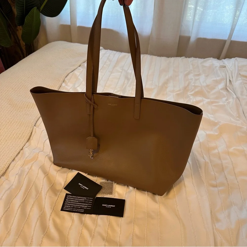 Saint Laurent East West Tote - Picture 3 of 16